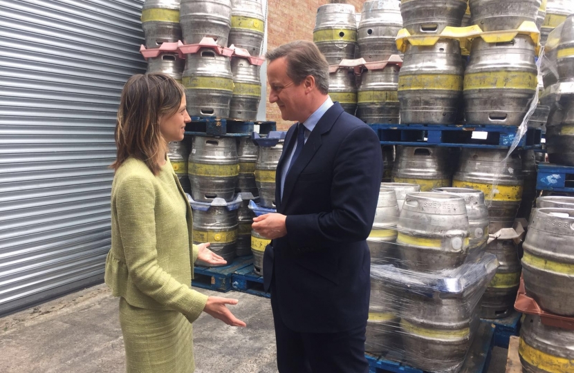 Helen Whately with Prime Minister David Cameron at Shepherd Neame brewery in Faversham